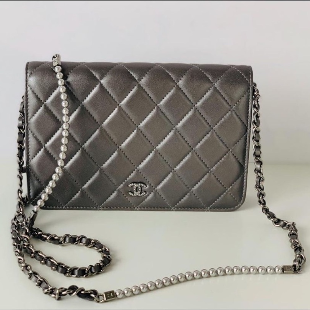 Rare Chanel Silver Lambskin Quilted Pearl Wallet On Chain WOC Crossbody